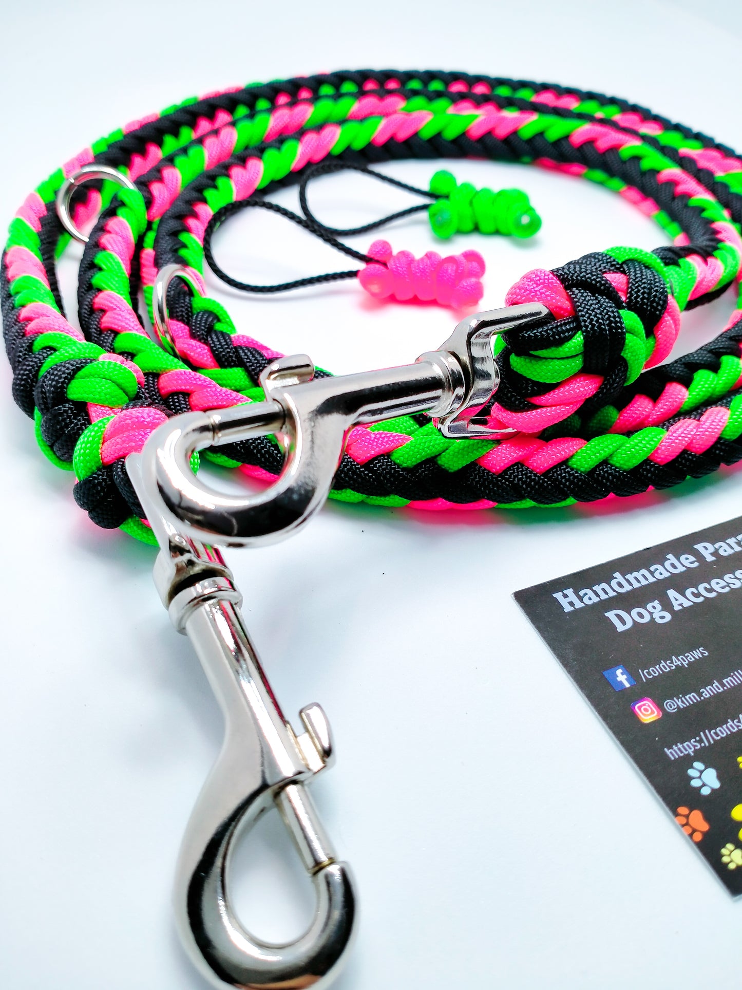 Adjustable Lead - Herringbone Kim & Milly's Cords 4 Paws Paracord Handmade Dog Accessories Customizable Made in Germany Shipping worldwide