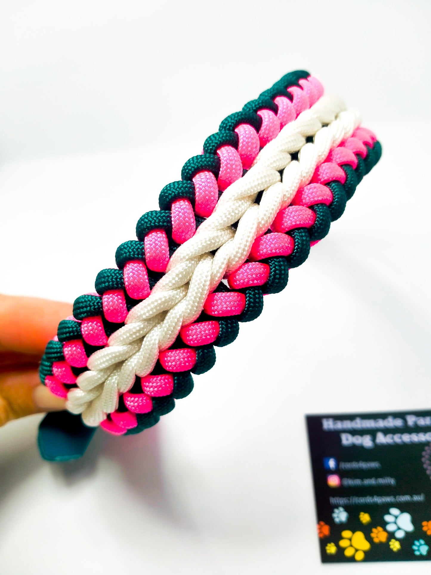 Dog Collar - "Endless Falls" cords4paws Paracord Handmade Dog Accessories Customizable Made in Germany Shipping worldwide