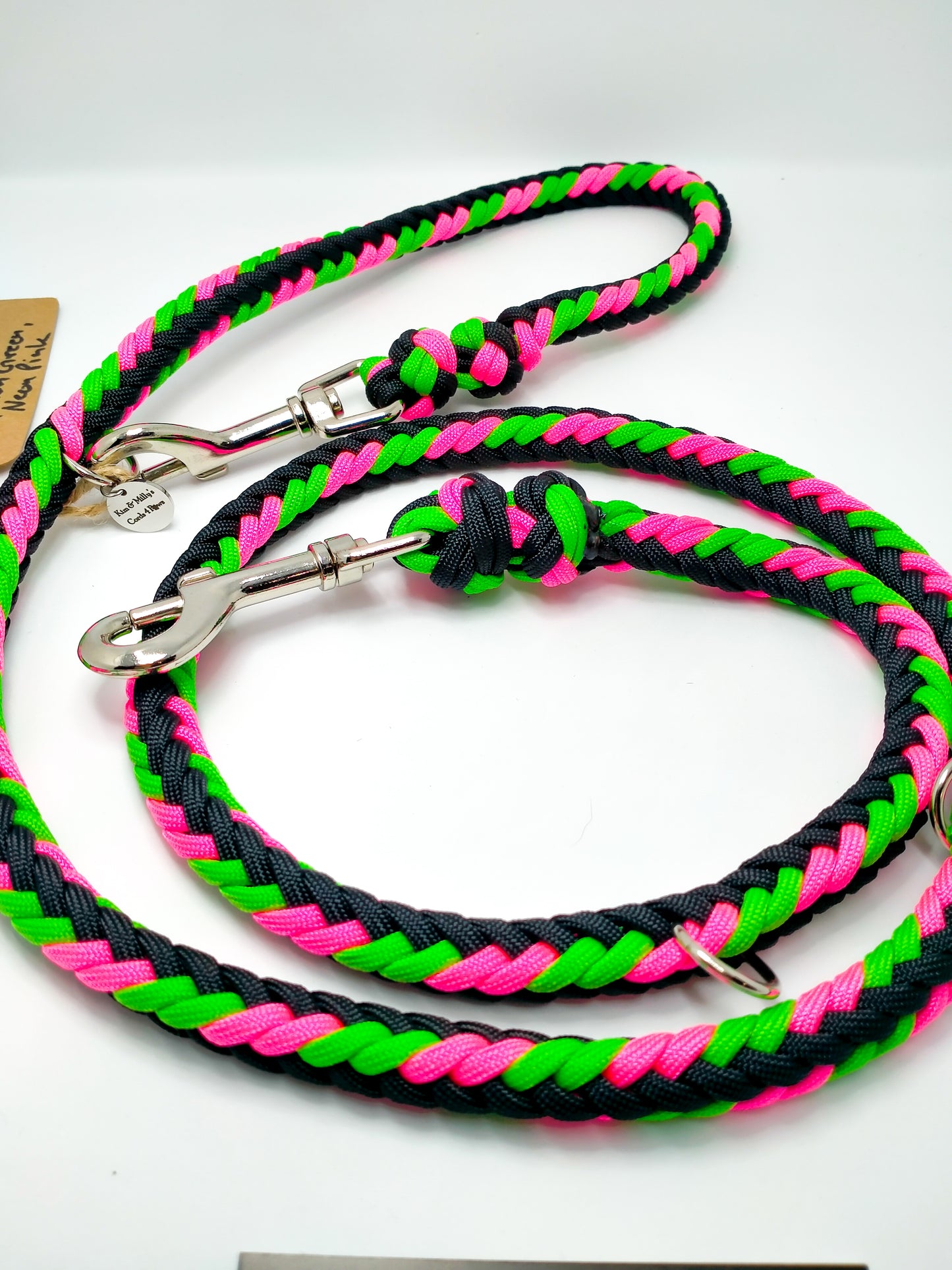 Adjustable Lead - Herringbone Kim & Milly's Cords 4 Paws Paracord Handmade Dog Accessories Customizable Made in Germany Shipping worldwide