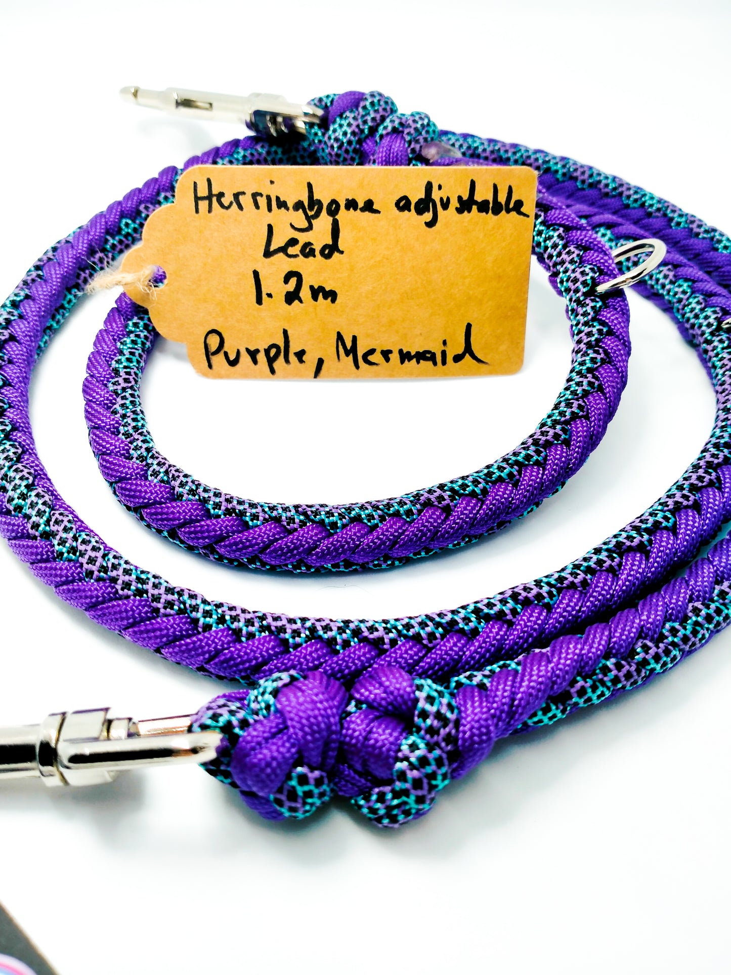 Adjustable Lead - Herringbone Kim & Milly's Cords 4 Paws Paracord Handmade Dog Accessories Customizable Made in Germany Shipping worldwide