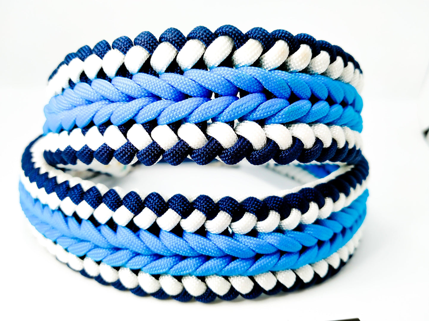 Dog Collar - "Endless Falls" cords4paws Paracord Handmade Dog Accessories Customizable Made in Germany Shipping worldwide