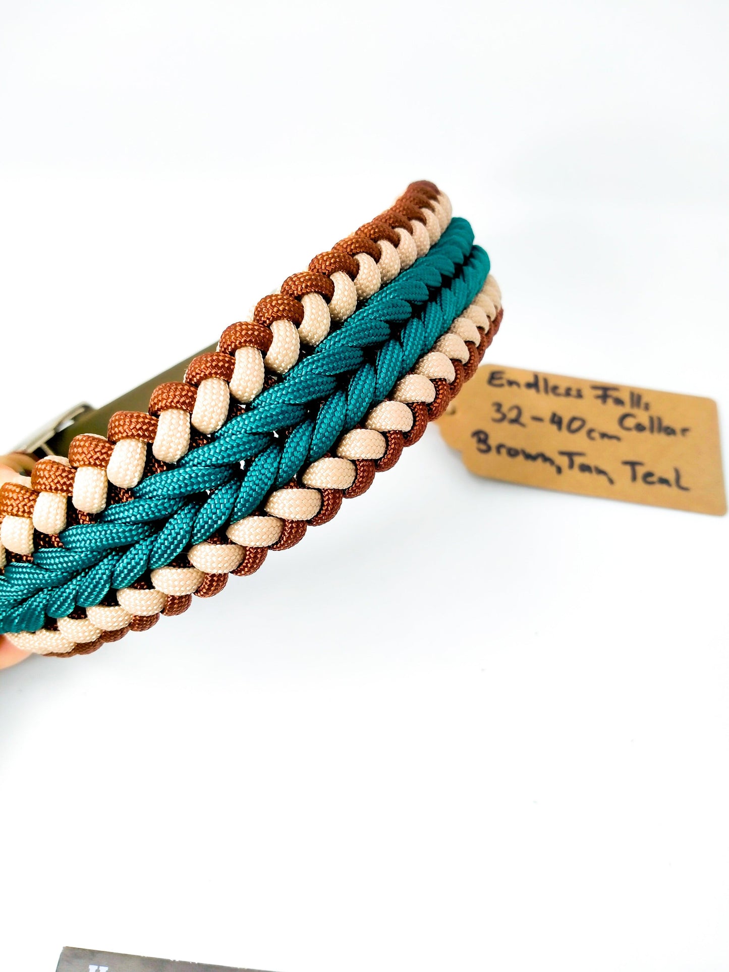 Dog Collar - "Endless Falls" cords4paws Paracord Handmade Dog Accessories Customizable Made in Germany Shipping worldwide