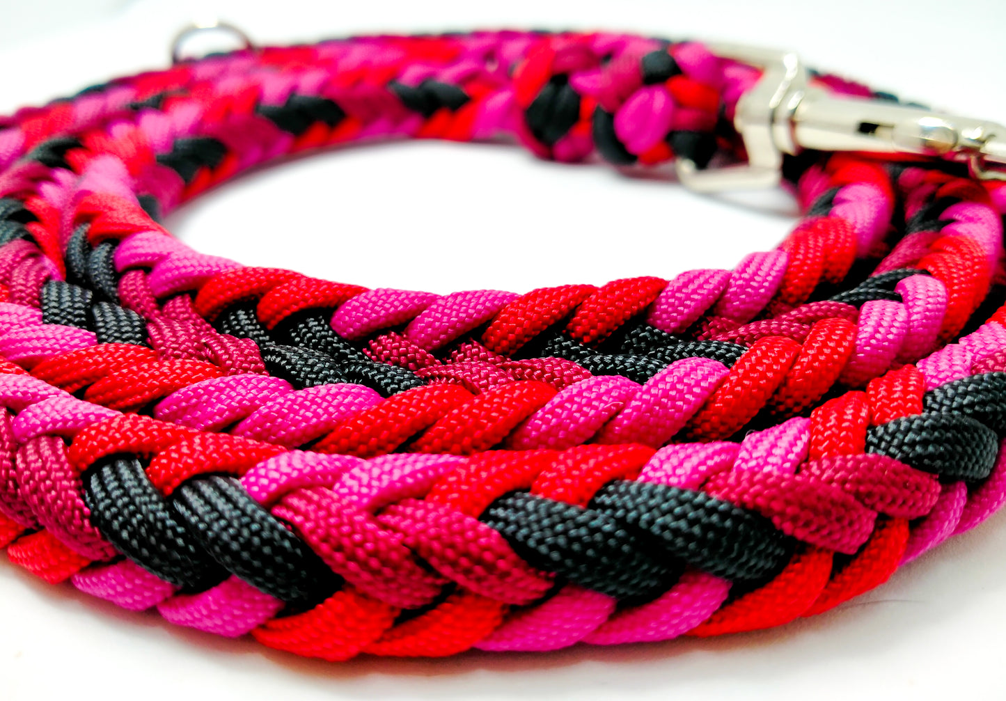 Adjustable Lead - Herringbone Kim & Milly's Cords 4 Paws Paracord Handmade Dog Accessories Customizable Made in Germany Shipping worldwide