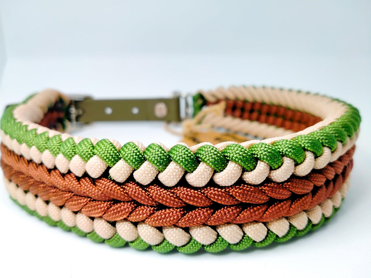 Dog Collar - "Endless Falls" cords4paws Paracord Handmade Dog Accessories Customizable Made in Germany Shipping worldwide