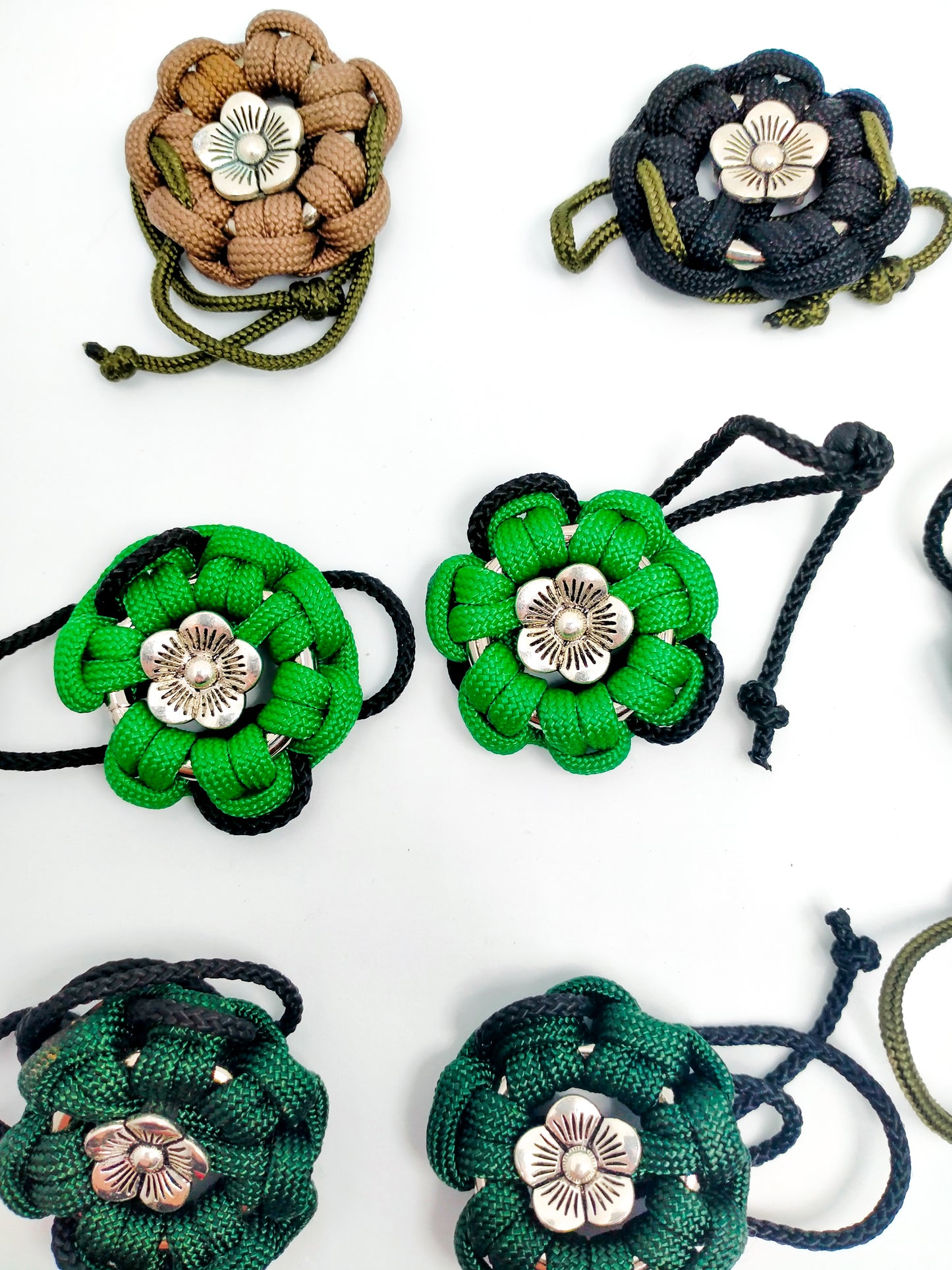 Collar Flower Charm Kim & Milly's Cords 4 Paws Paracord Handmade Dog Accessories Customizable Made in Germany Shipping worldwide