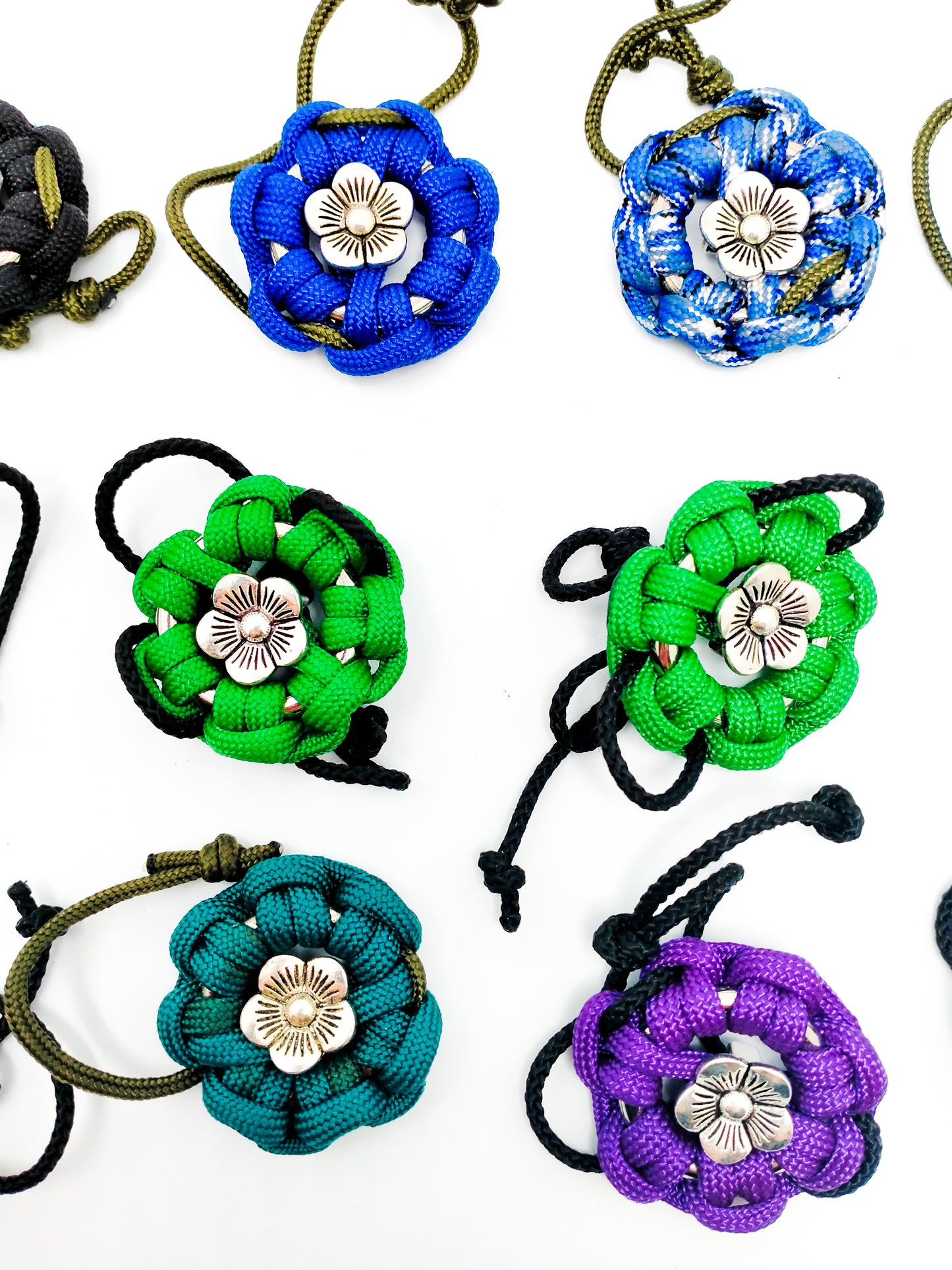 Collar Flower Charm Kim & Milly's Cords 4 Paws Paracord Handmade Dog Accessories Customizable Made in Germany Shipping worldwide