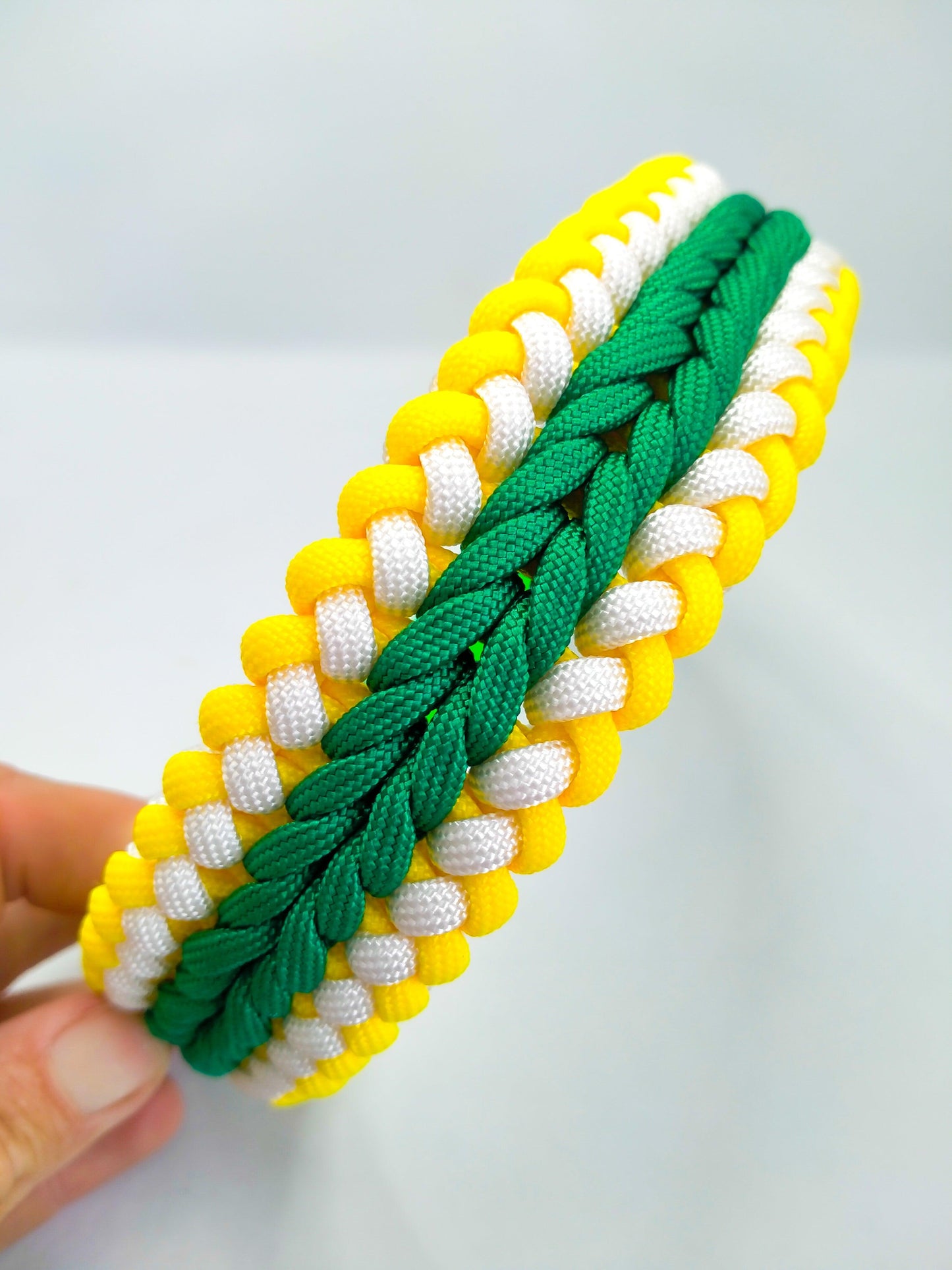 Dog Collar - "Endless Falls" cords4paws Paracord Handmade Dog Accessories Customizable Made in Germany Shipping worldwide