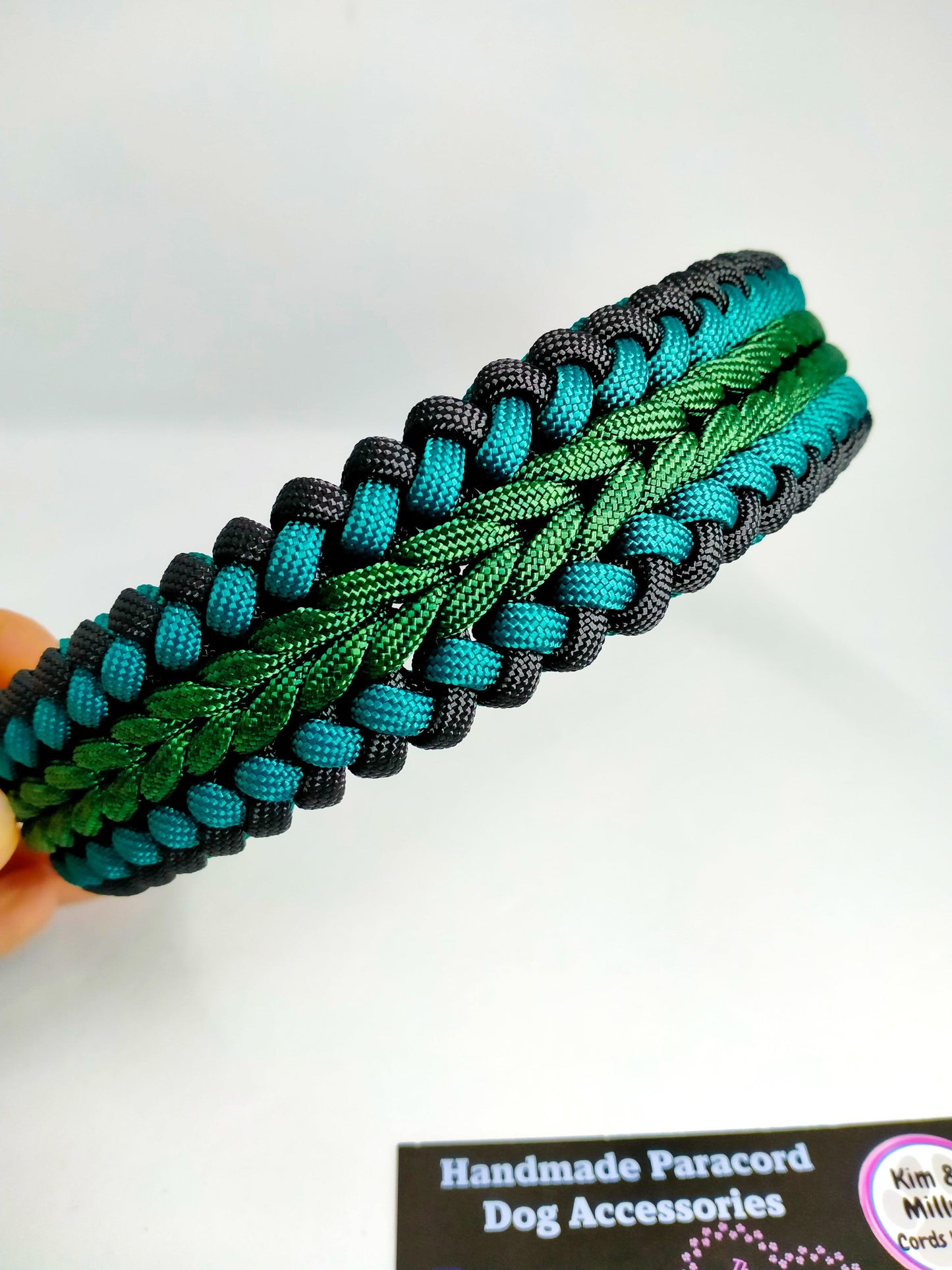 Dog Collar - "Endless Falls" cords4paws Paracord Handmade Dog Accessories Customizable Made in Germany Shipping worldwide