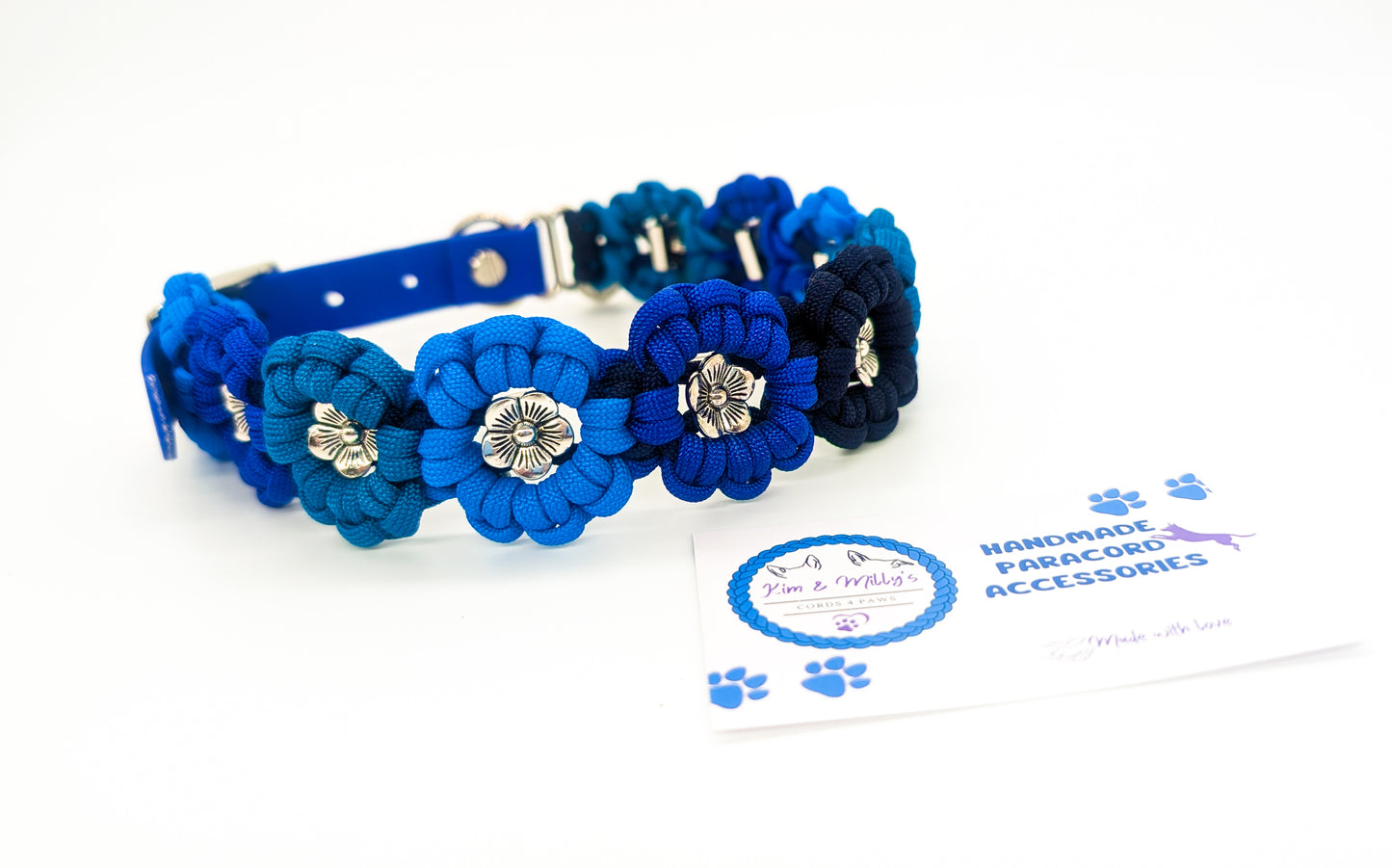 Pre Made: Kimmy's Blooms Collar, 37-45cm, Blues Kim & Milly's Cords 4 Paws Paracord Handmade Dog Accessories Customizable Made in Germany Shipping worldwide