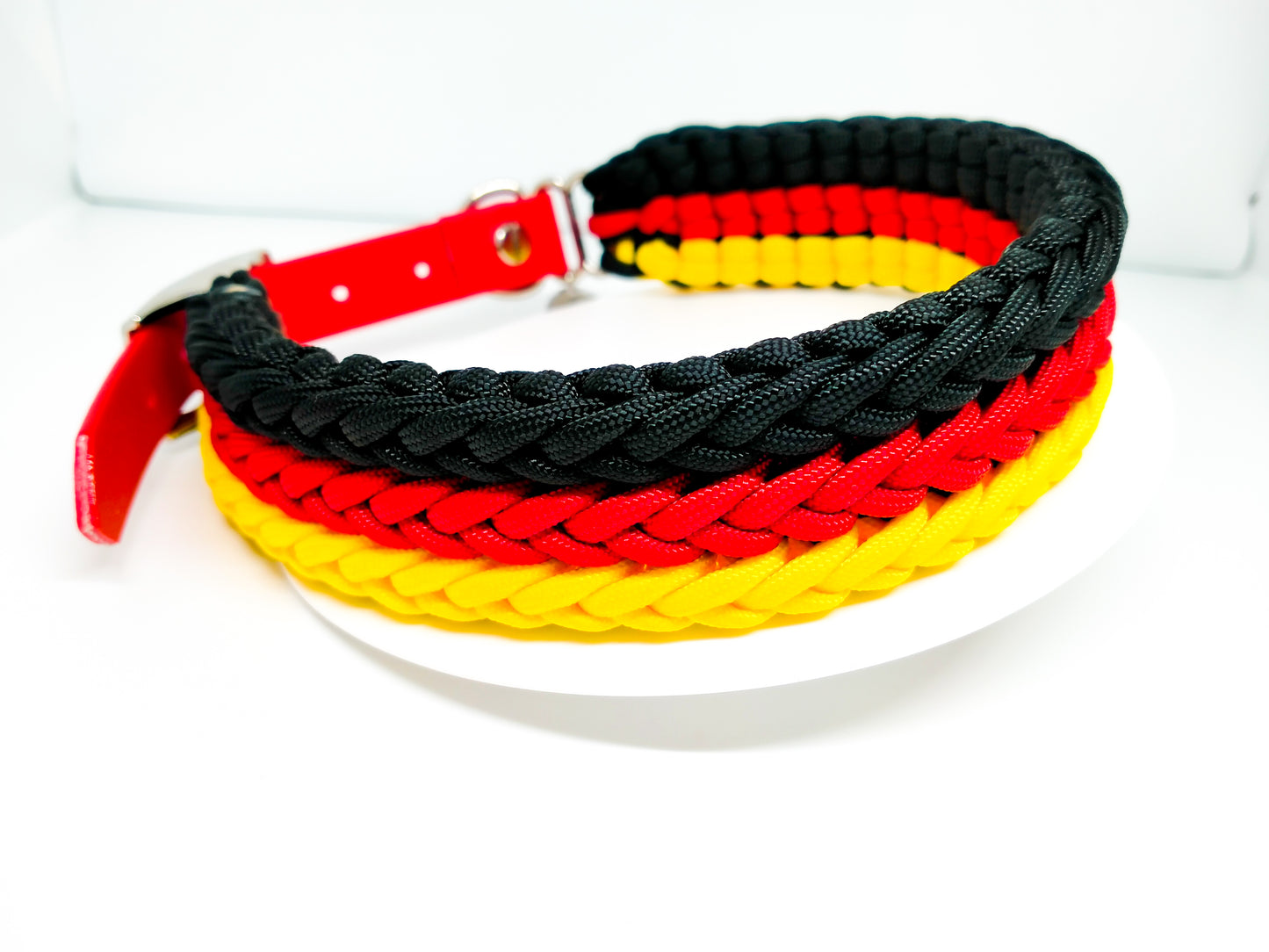 Dog Collar - "Kim's River Bar" Kim & Milly's Cords 4 Paws Paracord Handmade Dog Accessories Customizable Made in Germany Shipping worldwide