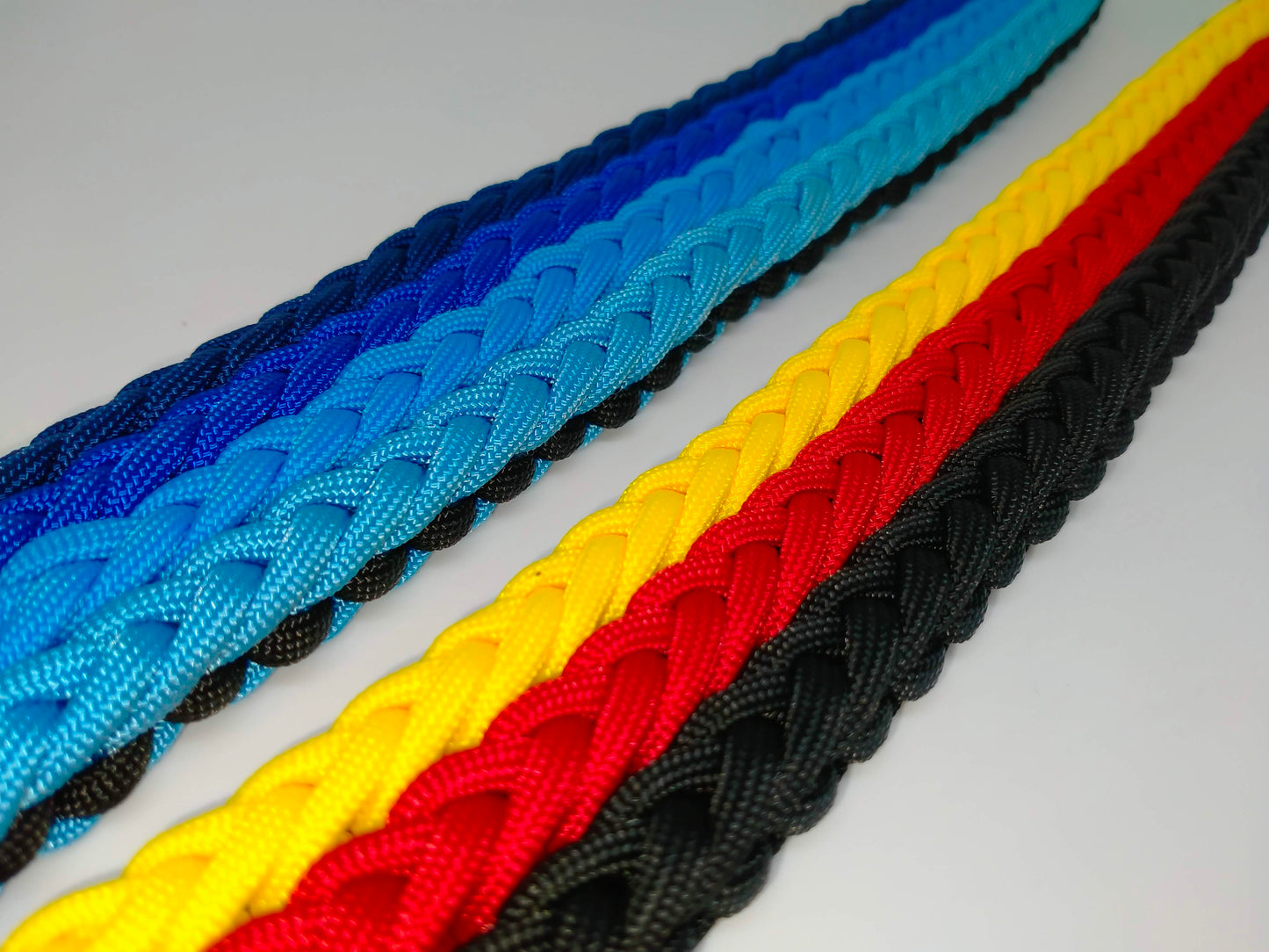 Dog Collar - "Kim's River Bar" Kim & Milly's Cords 4 Paws Paracord Handmade Dog Accessories Customizable Made in Germany Shipping worldwide