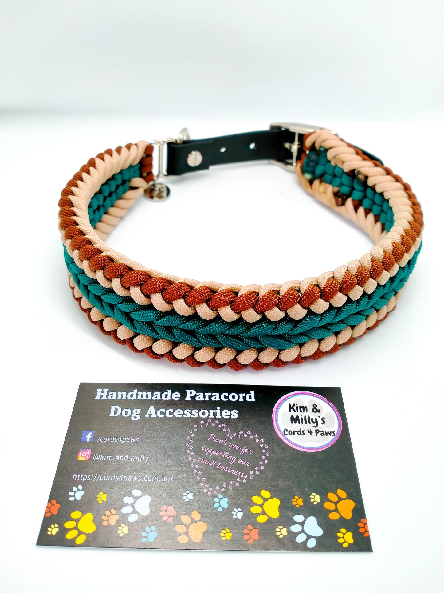 Dog Collar - "Endless Falls" cords4paws Paracord Handmade Dog Accessories Customizable Made in Germany Shipping worldwide