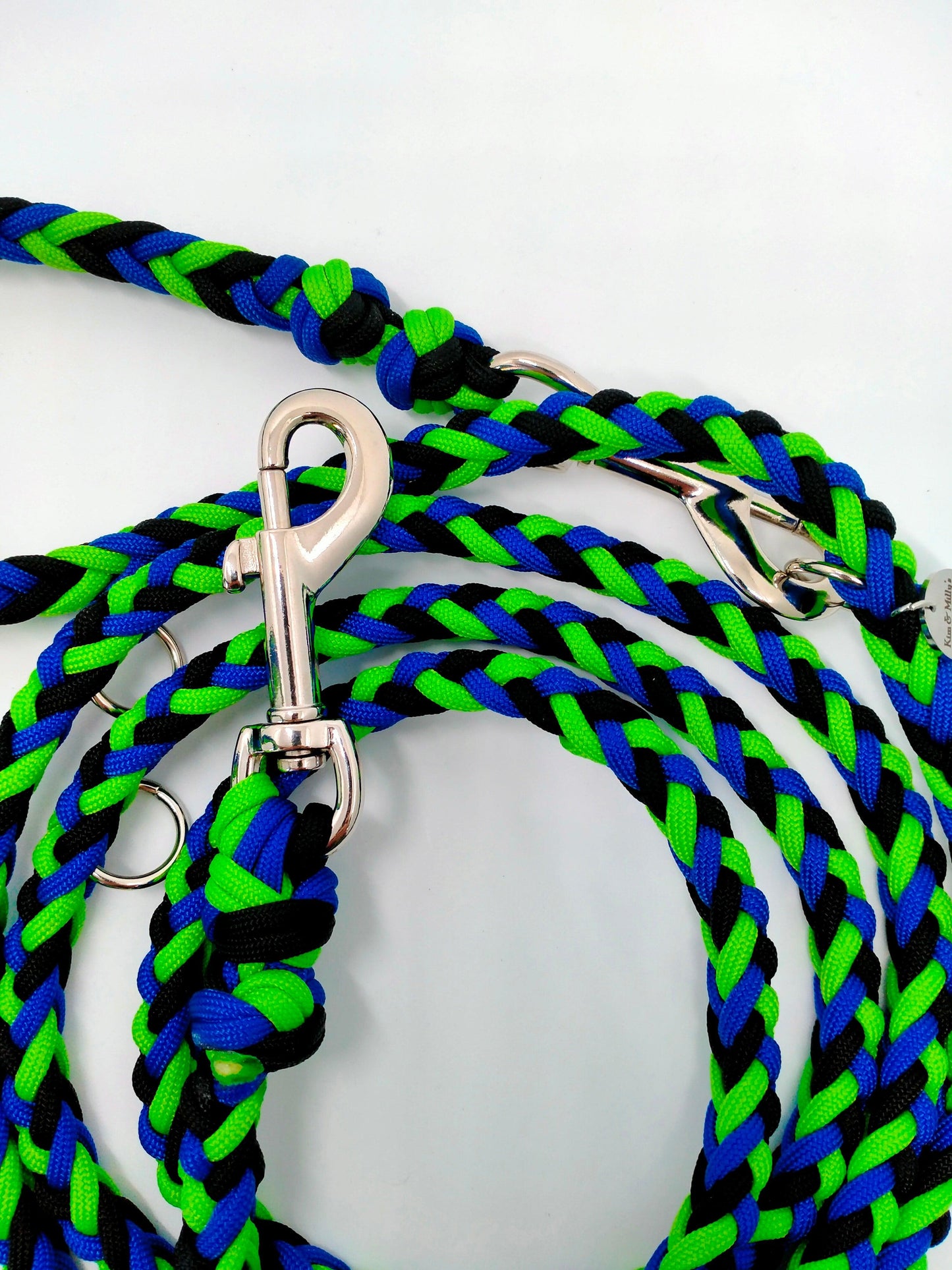 Adjustable Lead - 6 Strand Half Round Braid cords4paws Paracord Handmade Dog Accessories Customizable Made in Germany Shipping worldwide