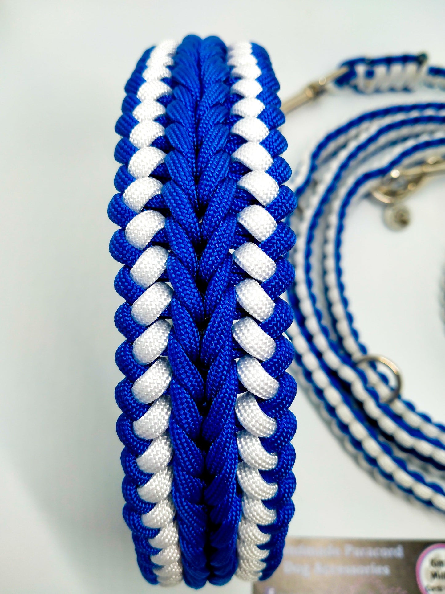 Dog Collar - "Endless Falls" cords4paws Paracord Handmade Dog Accessories Customizable Made in Germany Shipping worldwide