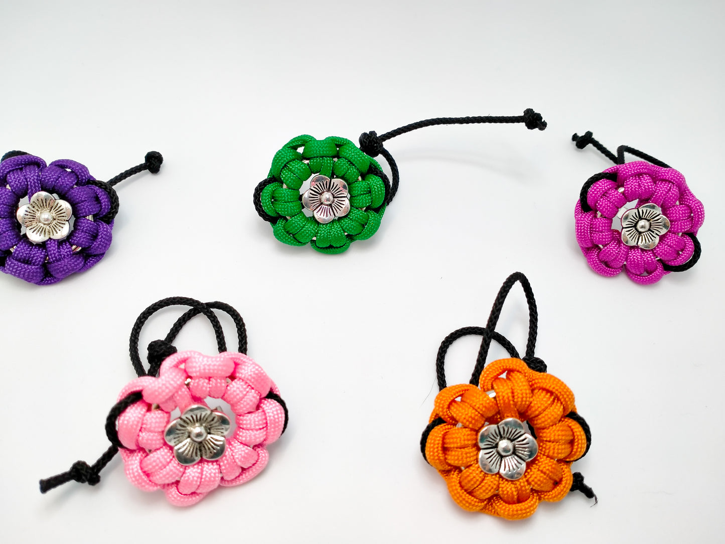 Collar Flower Charm Kim & Milly's Cords 4 Paws Paracord Handmade Dog Accessories Customizable Made in Germany Shipping worldwide