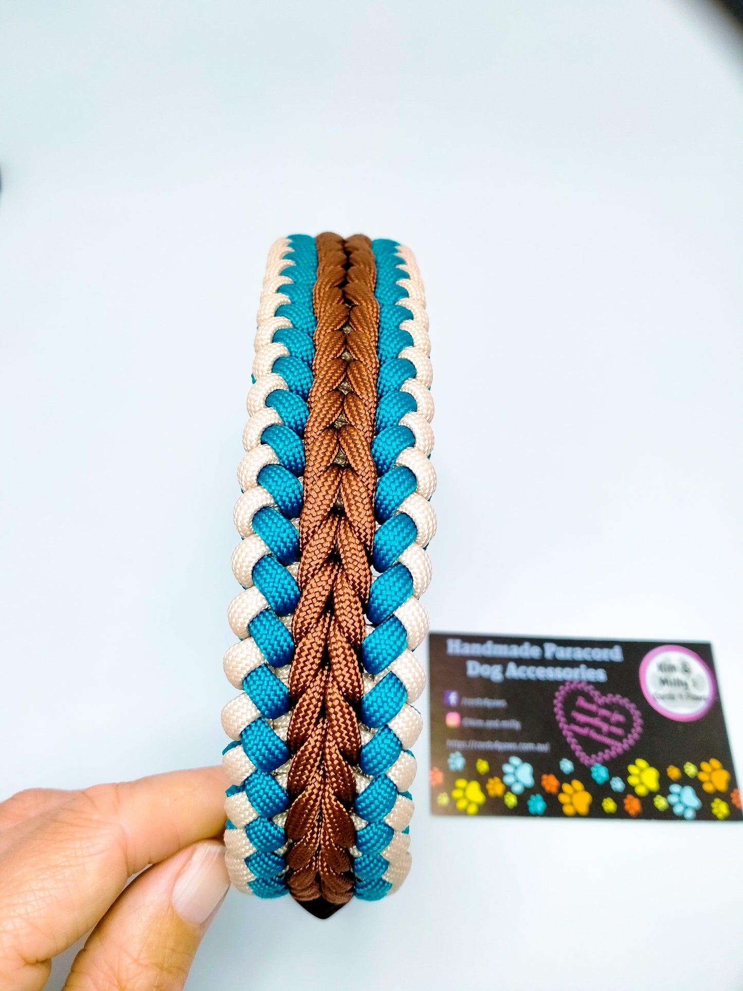 Dog Collar - "Endless Falls" cords4paws Paracord Handmade Dog Accessories Customizable Made in Germany Shipping worldwide