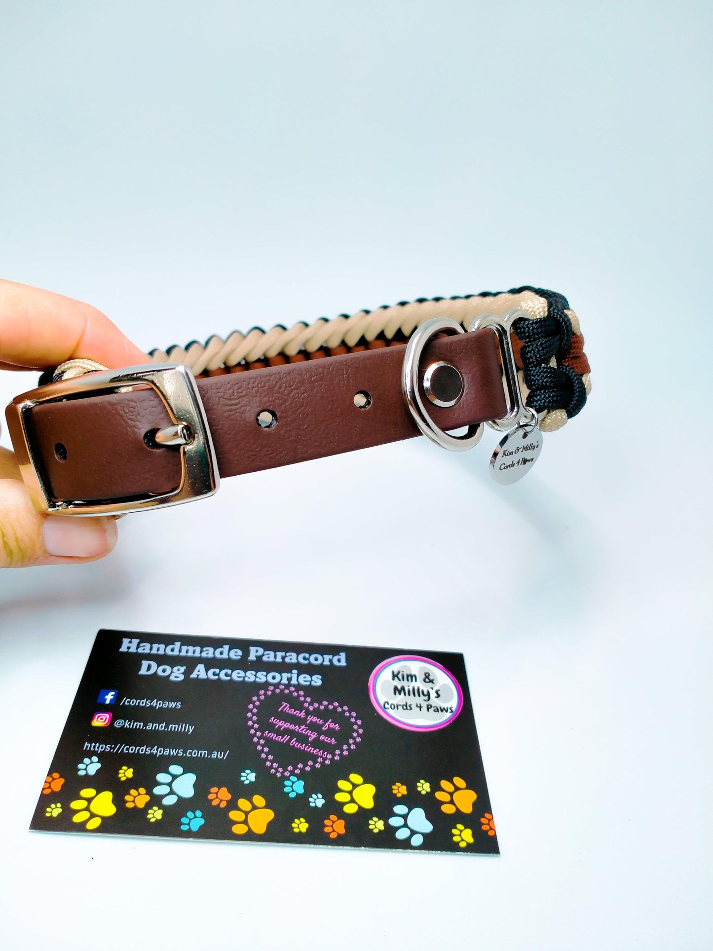 Dog Collar - "Endless Falls" cords4paws Paracord Handmade Dog Accessories Customizable Made in Germany Shipping worldwide