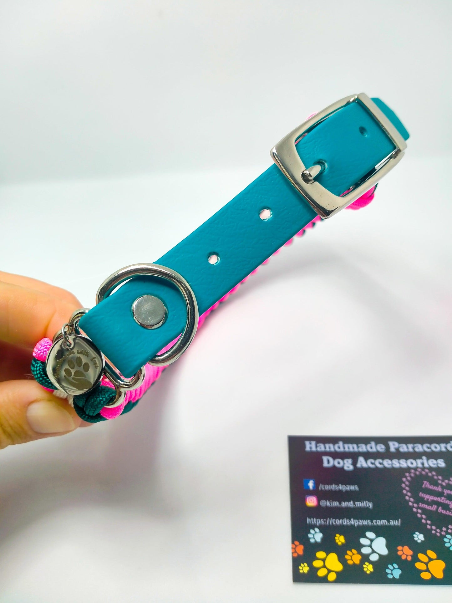 Dog Collar - "Endless Falls" cords4paws Paracord Handmade Dog Accessories Customizable Made in Germany Shipping worldwide