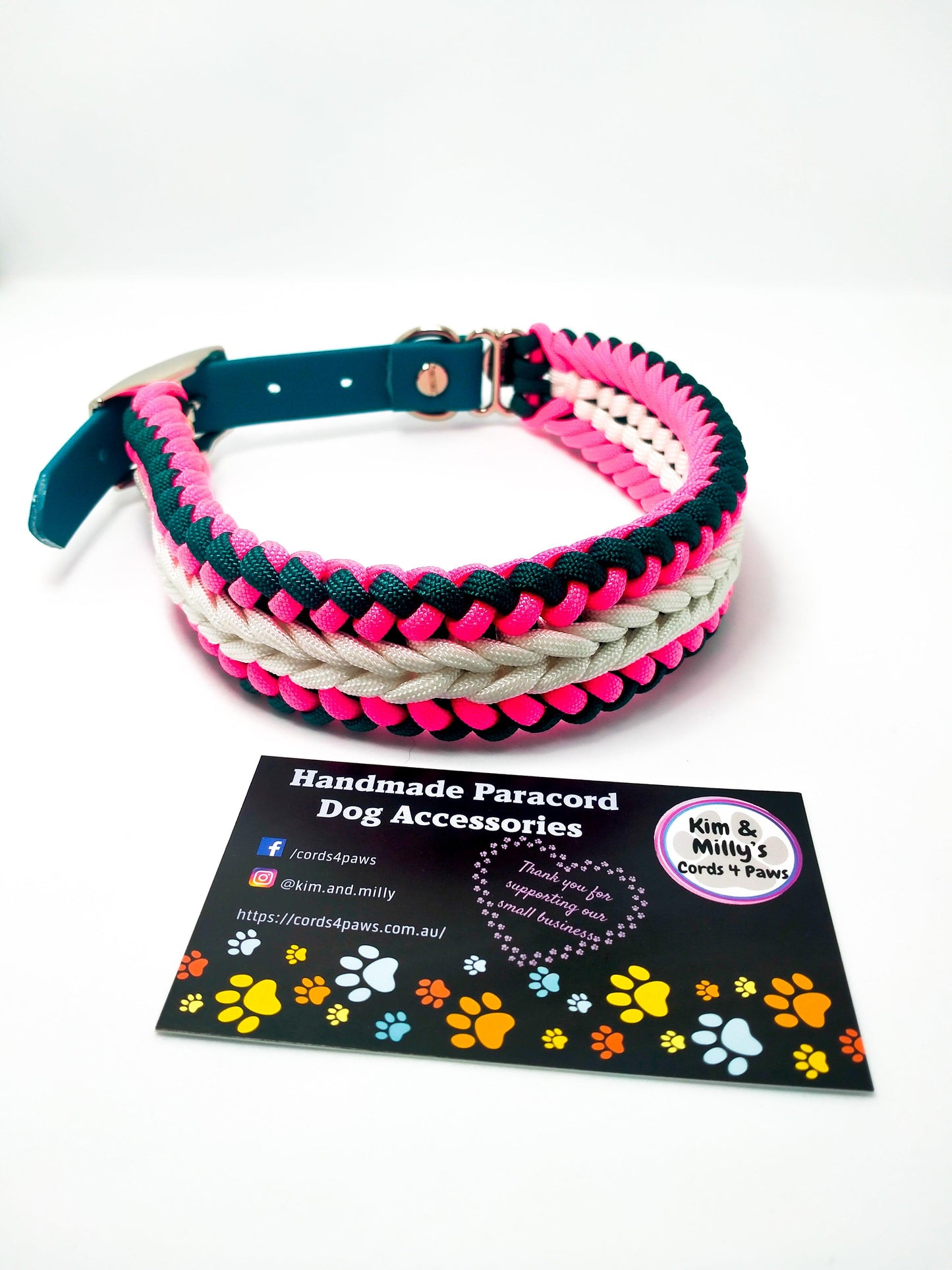 Dog Collar - "Endless Falls" cords4paws Paracord Handmade Dog Accessories Customizable Made in Germany Shipping worldwide