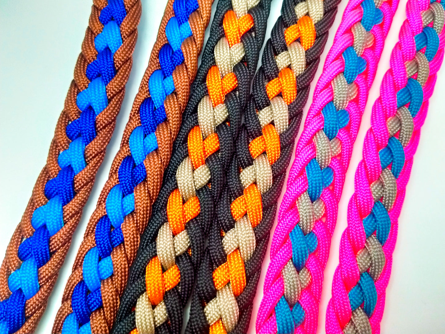 DELUXE EDITION: Leading Hearts Dog Lead Kim & Milly's Cords 4 Paws Paracord Handmade Dog Accessories Customizable Made in Germany Shipping worldwide