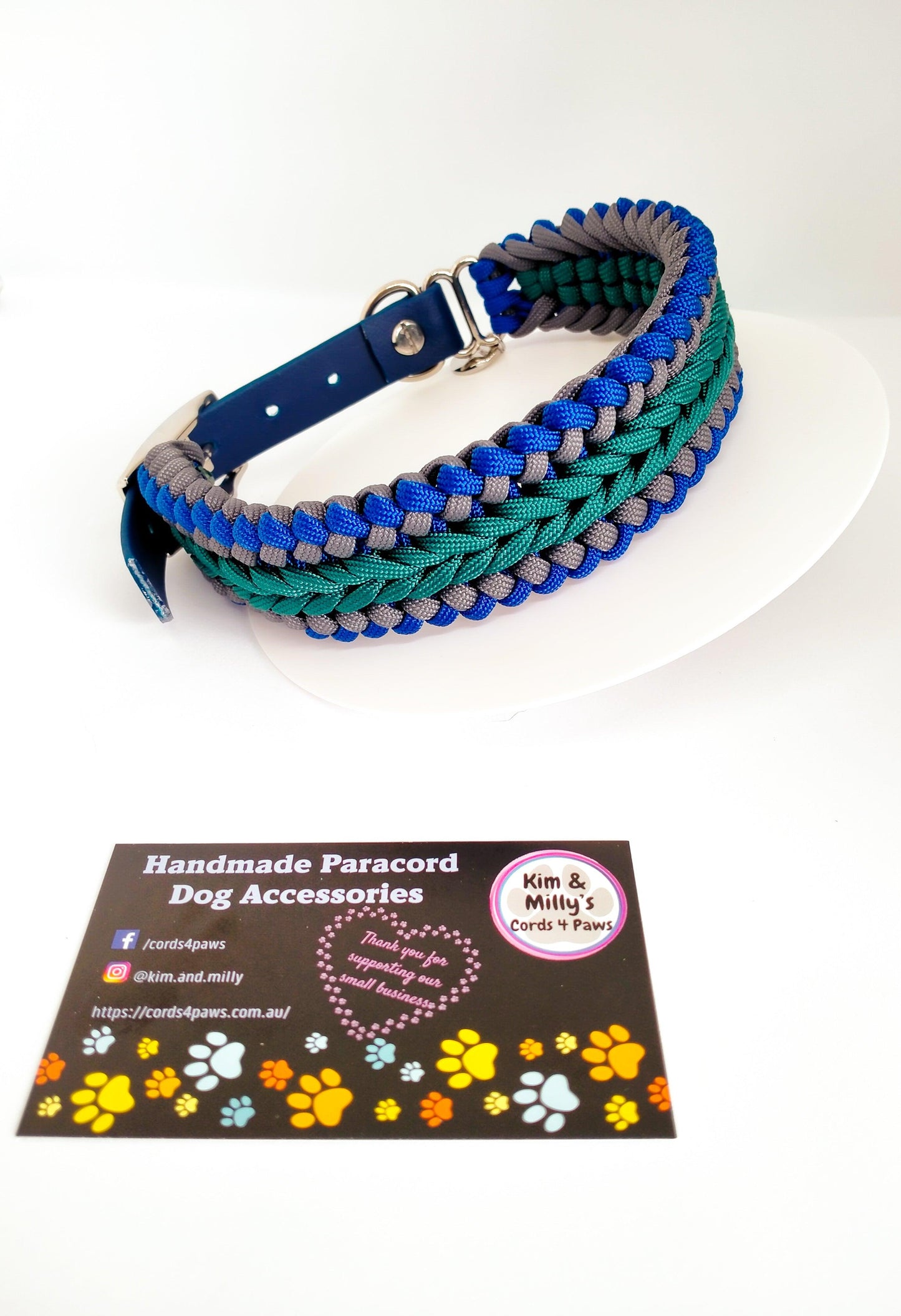 Dog Collar - "Endless Falls" cords4paws Paracord Handmade Dog Accessories Customizable Made in Germany Shipping worldwide